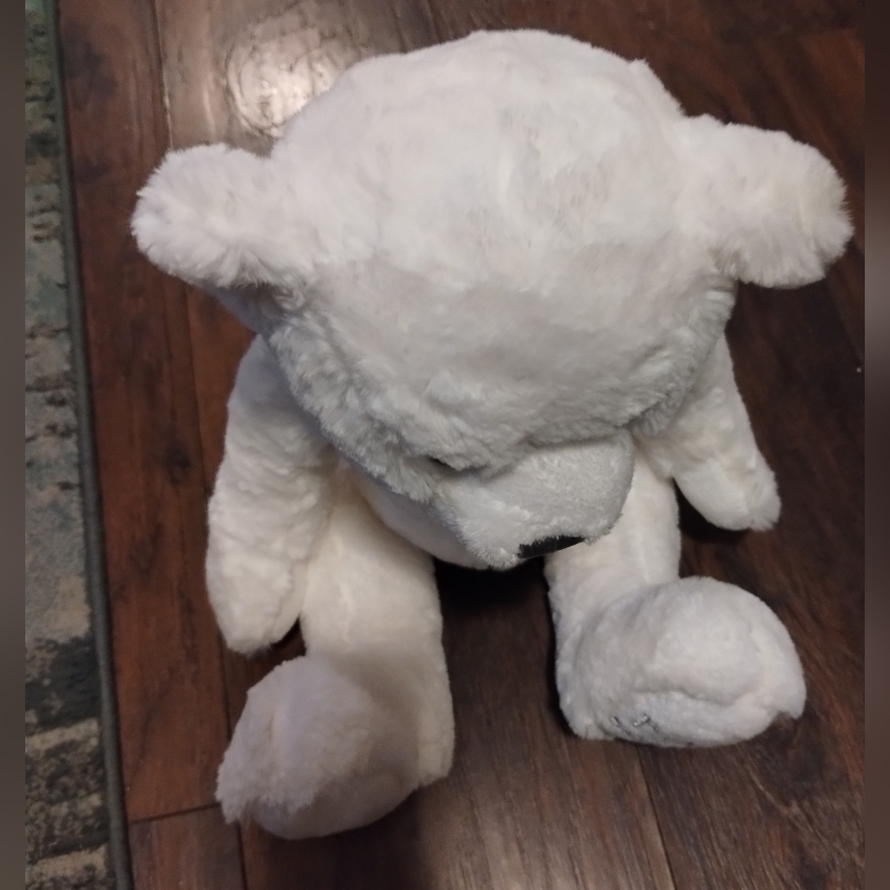 -Fao Schwarz white polar bear 14" Plush 2020 - Picture 9 of 17